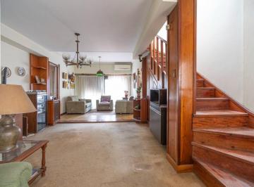 Casa · 228m² · 5 Ambientes · 1 Cochera · Casa en Venta 5 Ambientes Apta Credito Temperley