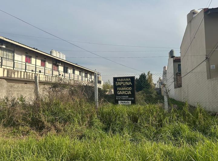 Terreno · 696m²