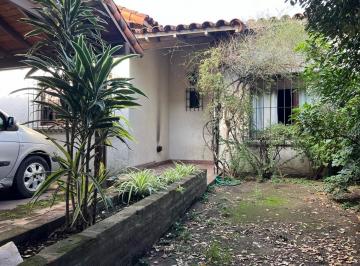 Casa · 152m² · 4 Ambientes · 2 Cocheras · Vendo Moreno Av del Libertador Centro