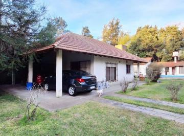 Quinta vacacional · 210m² · 4 Dormitorios · Casa Quinta en Venta Canning. Excelente Ubicacion