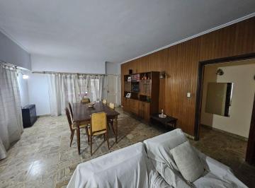 PH · 95m² · 4 Ambientes · Amplio PH en Alquiler en Beccar