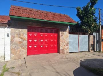 Casa · 311m² · 3 Ambientes · 5 Cocheras · Casa en Venta con Doble Entrada
