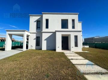 Casa · 185m² · 6 Ambientes · 3 Cocheras · Casa en Venta La Magdalena