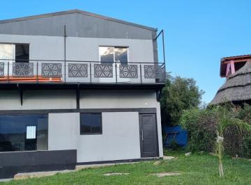 Casa · 160m² · 6 Ambientes · 1 Cochera · Casa en Venta 5 Dorm. 3 Baños Tanti Flor Serrana