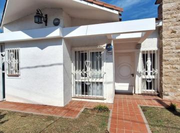 Casa de 7 ambientes, Córdoba · ¡Ideal Familias o Inversores! Casa Más 2 Departamentos. Barrio Escobar