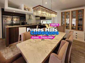 Casa · 366m² · 8 Ambientes · 4 Cocheras · Casa en Venta en Funes Hills Cadaques