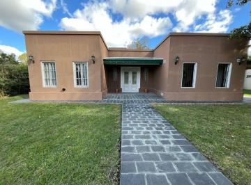 Casa · 150m² · 3 Ambientes · 1 Cochera · Casa en Barrio Privado Campo Daromy Apto Crédito