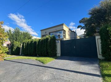 Casa · 287m² · 3 Ambientes · Exclusiva Propiedad Sierra de Los Padres Permuta