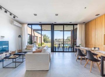 Casa · 190m² · 5 Ambientes · 2 Cocheras · Casa en Venta en El Cantón - Barrio Islas