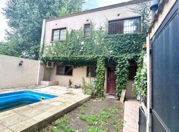 Casa · 76m² · 3 Ambientes · 3 Cocheras · Casa en Venta 3 Ambientes Glew Pileta Apto Credito