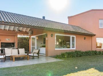 Casa · 220m² · 5 Ambientes · 2 Cocheras · Alquiler Casa El Cantón, Barrio Islas, Escobar