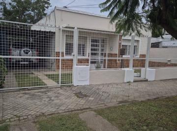 Casa · 120m² · 4 Ambientes · 1 Cochera · Venta Casa 2 Dorm. Jardin Monoambiente Perez