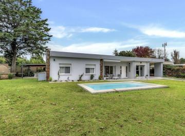 Casa · 145m² · 5 Ambientes · 1 Cochera · Venta Casa Remodelada en Punta Ballena - Solanas