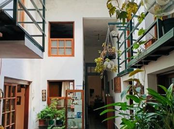 Casa · 175m² · 5 Ambientes · 1 Cochera · Casa de 4 Dorm. en Ciudad Vieja