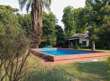 Quinta vacacional · 126m² · 4 Dormitorios · Venta Casa Multifamiliar Yei Porá
