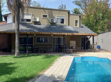 Casa · 81m² · 3 Ambientes · 1 Cochera · Casa Pilar de Vicenzo Grande 3 Amb Pileta Parque