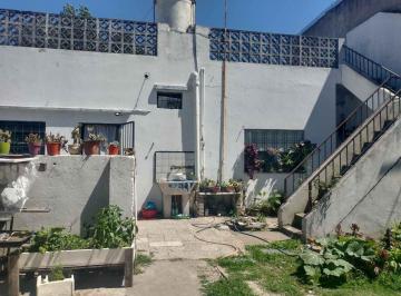 Casa · 64m² · 3 Ambientes · Venta Casa 3 Ambientes con Amplio Jardin en Lanus