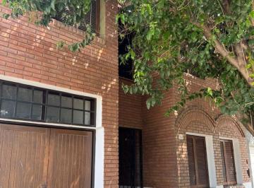 Casa · 150m² · 7 Ambientes · 1 Cochera · Casa con 4 Dorm. con Escritura Barrio Maipu