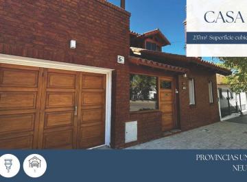 Casa · 237m² · 8 Ambientes · 1 Cochera · Venta Casa Apta Credito Pcias Unidas Neuquen