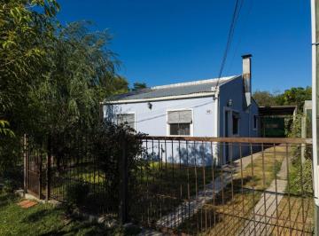 Casa · 94m² · 5 Ambientes · 1 Cochera · Casa 2 Dorm.
