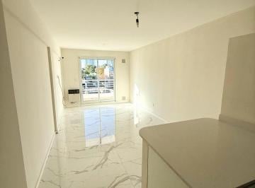 Departamento · 35m² · 1 Ambiente · Monoambiente en Alquiler en Pichincha! Edificio con Pileta