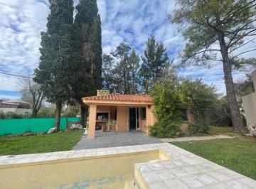 Casa · 35m² · 2 Ambientes · Casa en Venta 1 Dormitorio con Amplio Jardín en Funes