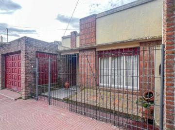 Casa · 127m² · 4 Ambientes · 1 Cochera · Venta Casa 4 Ambientes
