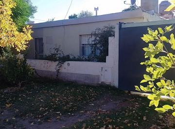 Casa · 84m² · 7 Ambientes · 1 Cochera · Vende Casa en Senillosa