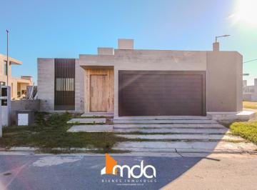 Casa · 155m² · 3 Ambientes · Casa en Rincones de Manantiales - Categoría