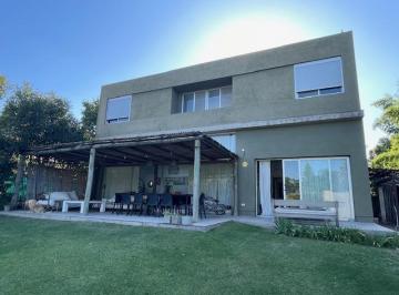 Casa · 283m² · 6 Ambientes · 2 Cocheras · Casa en Venta - 5 Dorm. - Torremolino 119 - Villa Allende Golf.