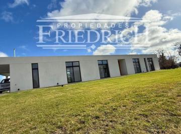 Casa · 171m² · 4 Ambientes · 2 Cocheras · Hermosa Casa en Everliks Luján