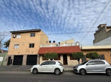 Casa de 5 ambientes, Lanús · Hermosa Casa en Venta