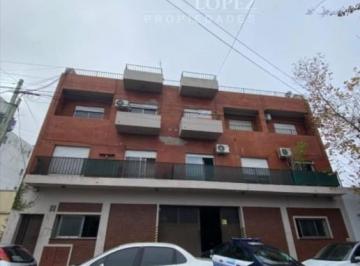 Departamento de 2 ambientes, Quilmes · Departamento de 2 Ambientes en Segundo Piso por Escalera