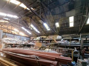 Bodega-Galpón de 6 ambientes, Córdoba · Galpón de 682 m² con Oficinas y Deposito. (Gv 415)