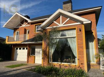 Casa · 786m² · 5 Ambientes · 2 Cocheras · Casa en Venta 5 Ambientes en Village del Parque