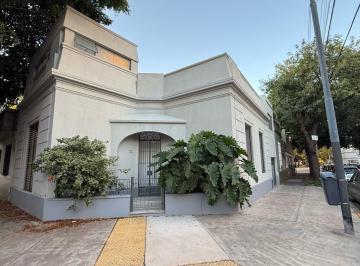 Casa · 165m² · 4 Ambientes · 1 Cochera · Tinogasta 2700, Casa de Estilo, Reciclada Íntegramente a Nueva, con Cochera en Villa del Parque