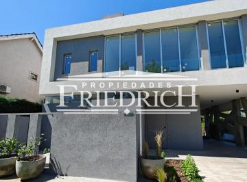 Casa · 200m² · 4 Ambientes · 5 Cocheras · Casa en Venta en Haras Maria Elena a Estrenar - Apta Credito