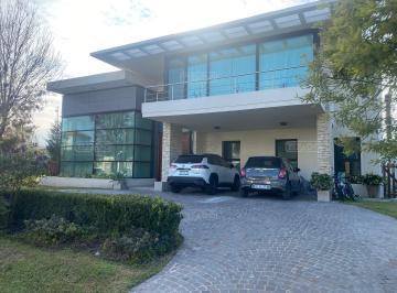 Casa · 460m² · 6 Ambientes · Casa en Venta en Bella Vista, San Miguel, G. B. a. Zona Norte