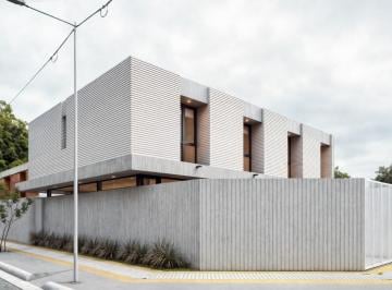 Departamento · 136m² · 4 Ambientes · 1 Cochera · Venta | Casa Duplex 3 Hab en Pozo en B° Tierra Mansa | Centenario