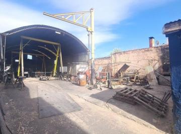 Bodega-Galpón · 301m² · Venta Galpon con Oficinas