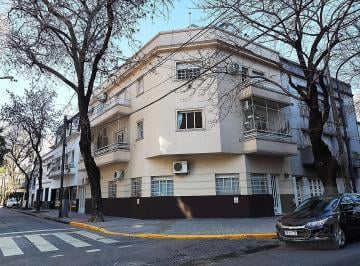 PH · 124m² · 4 Ambientes · 1 Cochera · Amplio PH 4 Ambientes con Cochera Excelente Estado - Caballito