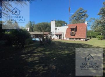 Casa · 356m² · 7 Ambientes · 2 Cocheras · Mendiolaza Centro - Casa 4 Dorm., Gas Natural - Terreno 1500 m². Oportunidad!