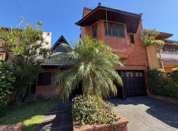 Casa · 240m² · 4 Ambientes · 2 Cocheras · Venta Casa 4 Amb Castelar Jardin Galeria Piscina