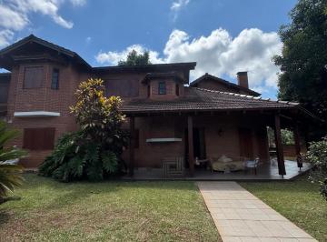 Casa · 360m² · 4 Dormitorios · 3 Cocheras · Casa en Venta Cuartro Dorm. y Piscina El Dorado, Misiones