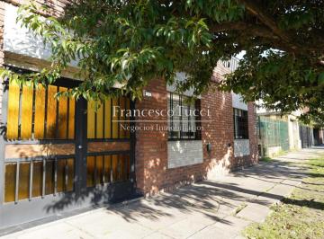 Casa · 90m² · 3 Ambientes · 1 Cochera · Casa Tipo PH en Venta 4 Ambientes Villa Luzuriaga