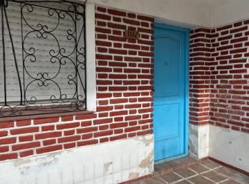 Casa · 2 Dormitorios · Casa con Patio a 1 Cuadra de Antartida!