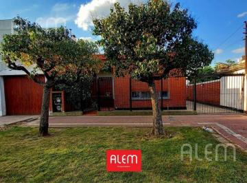 Casa · 148m² · 4 Ambientes · 2 Cocheras · Casa - Lomas de Zamora Oeste