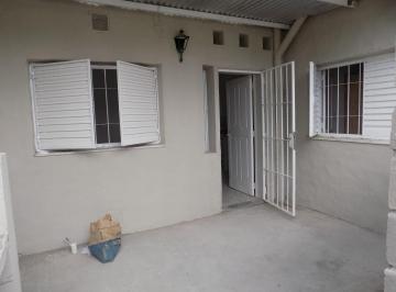 Casa · 70m² · 2 Ambientes · Alquiler Casa Interna 1 Dormitorio Alto Alberdi