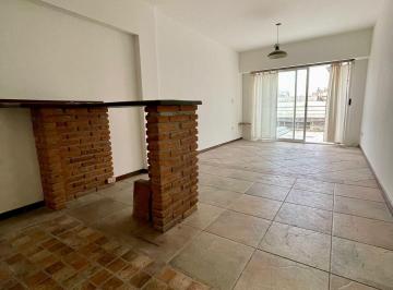 Departamento de 1 ambiente, Once · Monoambiente Al Frente con Gran Balcón Aterrazado, Super Luminoso Real Oport!