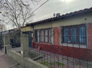 Casa · 110m² · 3 Ambientes · 1 Cochera · Alquiler Casa 2 Dorm. en Villa Elvira